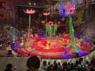 Tham quan Lăng Bác và rạp xiếc Trung ương