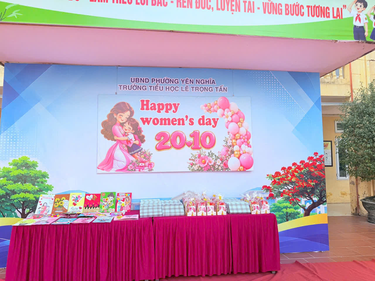 TRƯỜNG TIỂU HỌC LÊ TRỌNG TẤN SÔI NỔI CÁC HOẠT ĐỘNG CHÀO MỪNG NGÀY PHỤ NỮ VIỆT NAM 20/10
